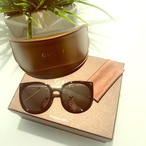 Gucci sunglasses 😎 New !!!